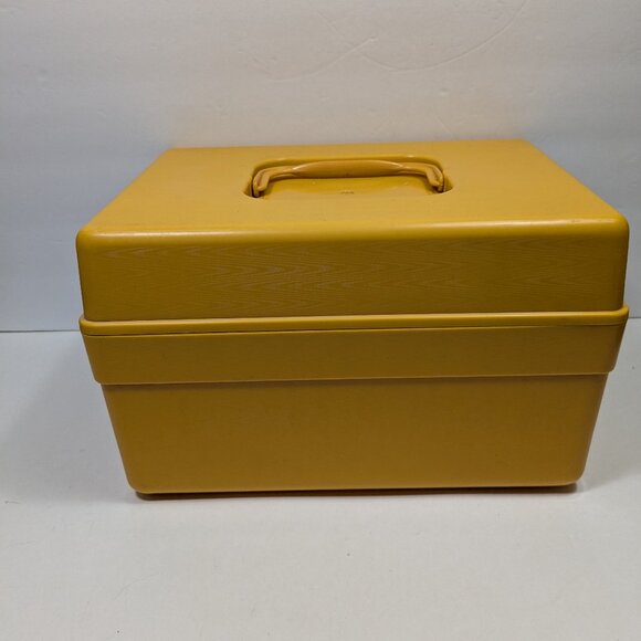 Vintage Wilson Wil-Hold Sewing Box Chest Card File Recipe Yellow Hard Plastic - Picture 2 of 16